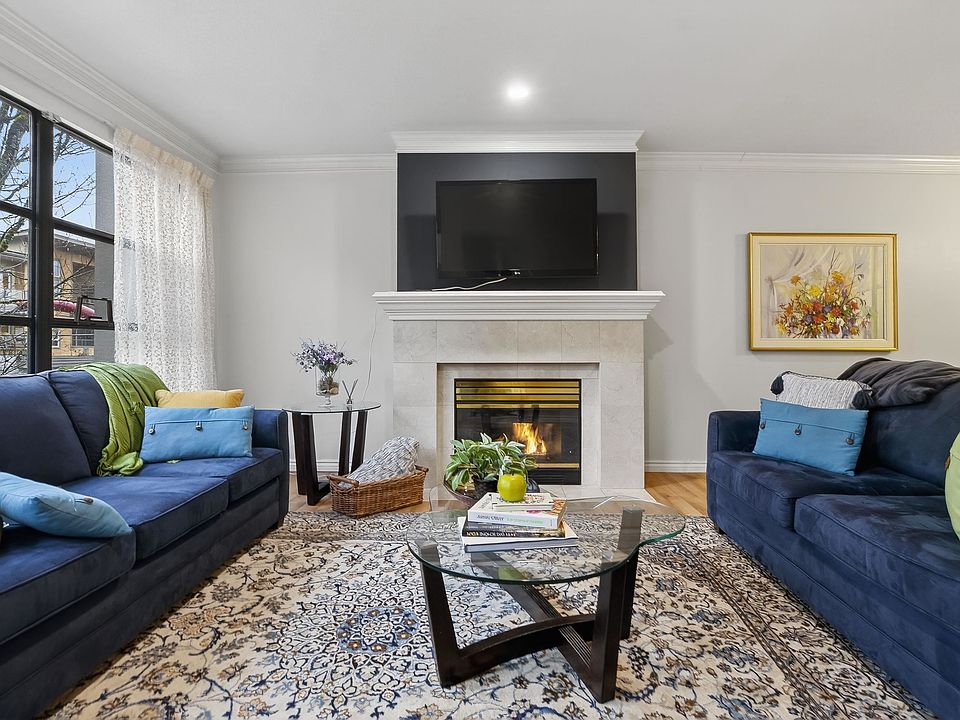 1st image of 3151 Woodbine Dr #205