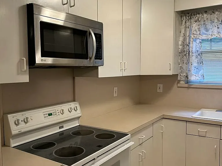 816 Kingsland Ln #2 — Photo 7