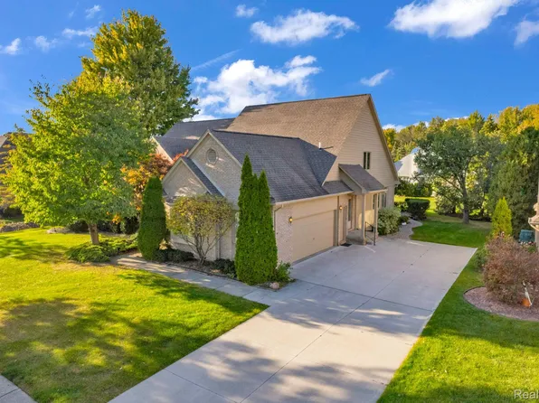 4361 Chablis Dr, Sterling Heights, MI 48314