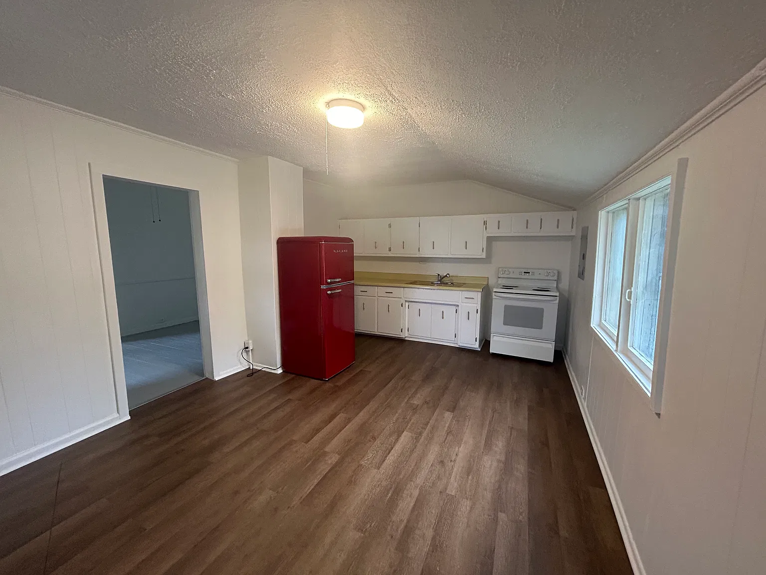 2 bed, 750 sqft, $900 — Photo 1