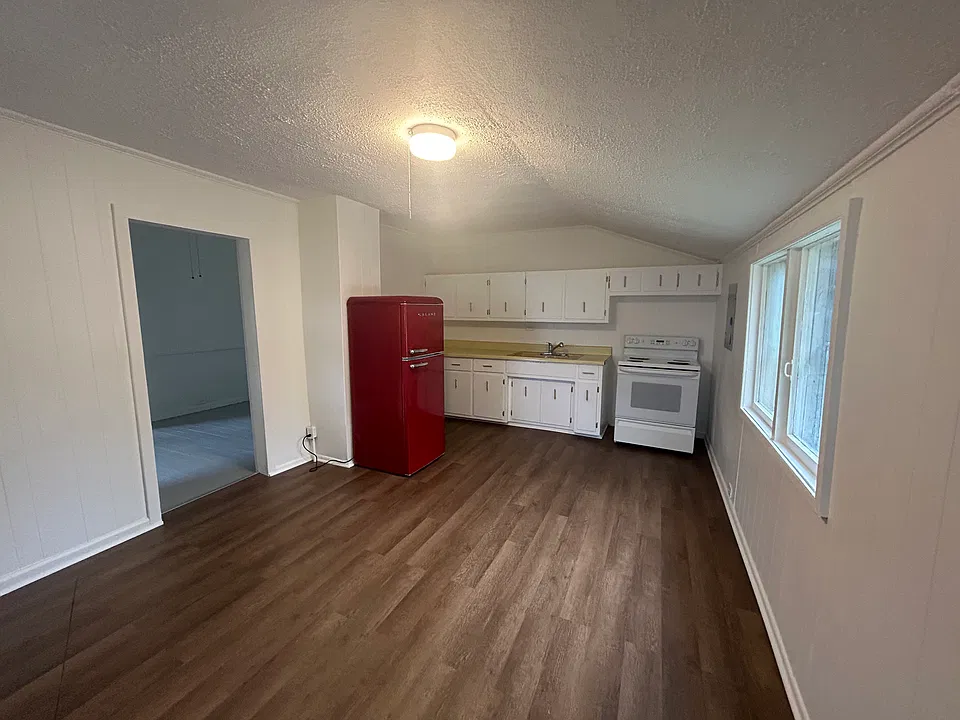 701 N High St #2