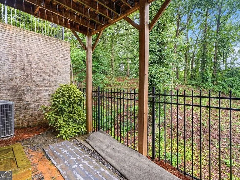 826 Canterbury Overlook — Photo 17