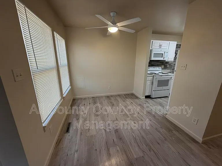 1145 W Leisher Rd — Photo 5