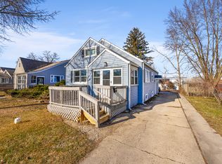 711 Charles St, Aurora, IL 60506