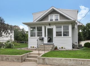 1716 Bromley St, South Saint Paul, MN 55075