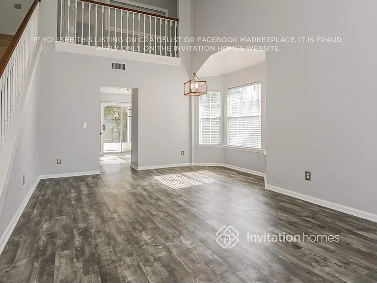 4873 Victoria Chase Ct — Photo 2