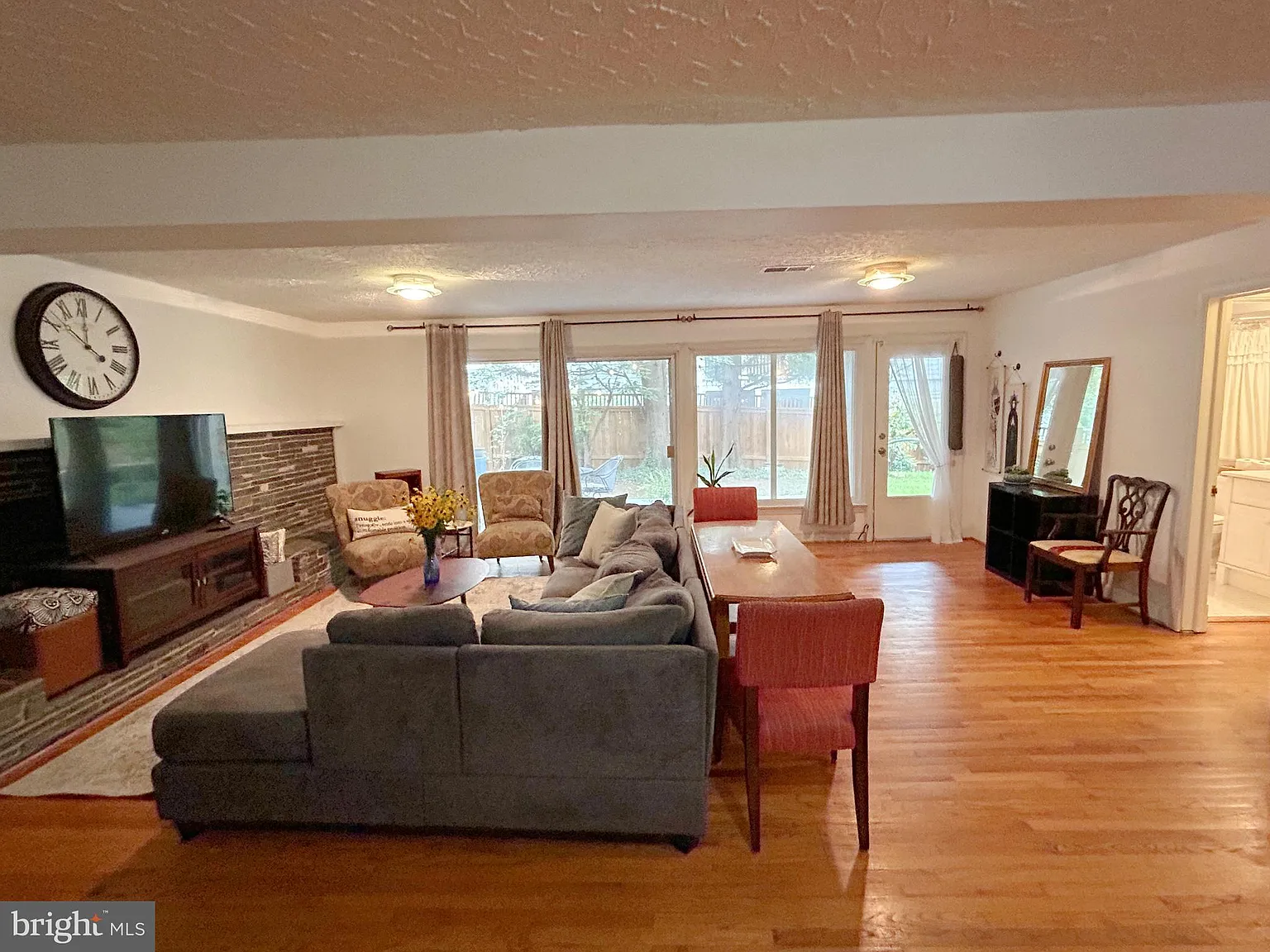 1 bed, 900 sqft, $1,850 — Photo 2
