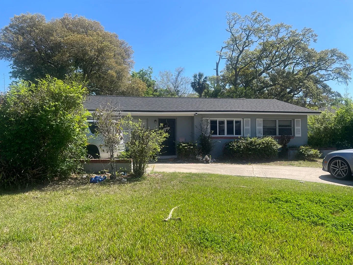 Charming 3-Bedroom Home with a Large Backyard in Daytona Beach! — Photo 1