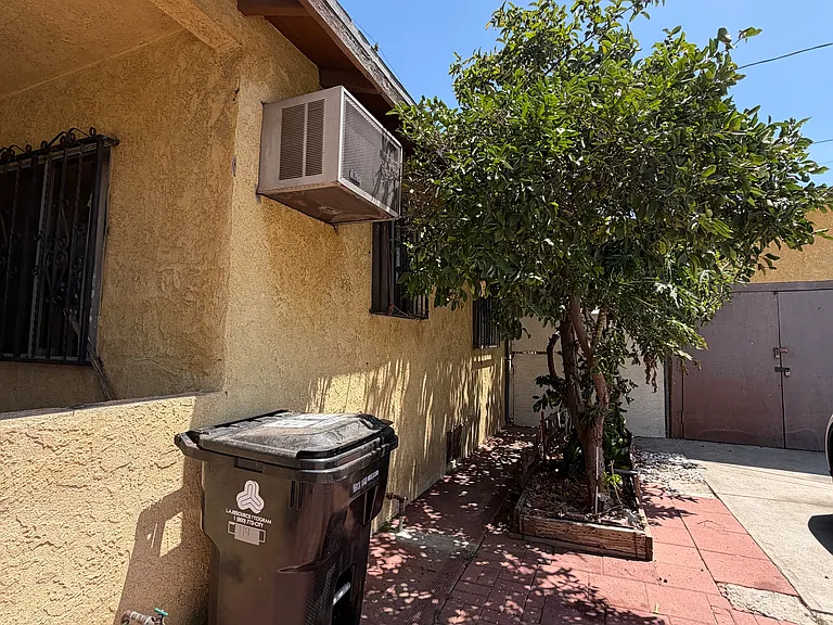 114 S Fresno St — Photo 35