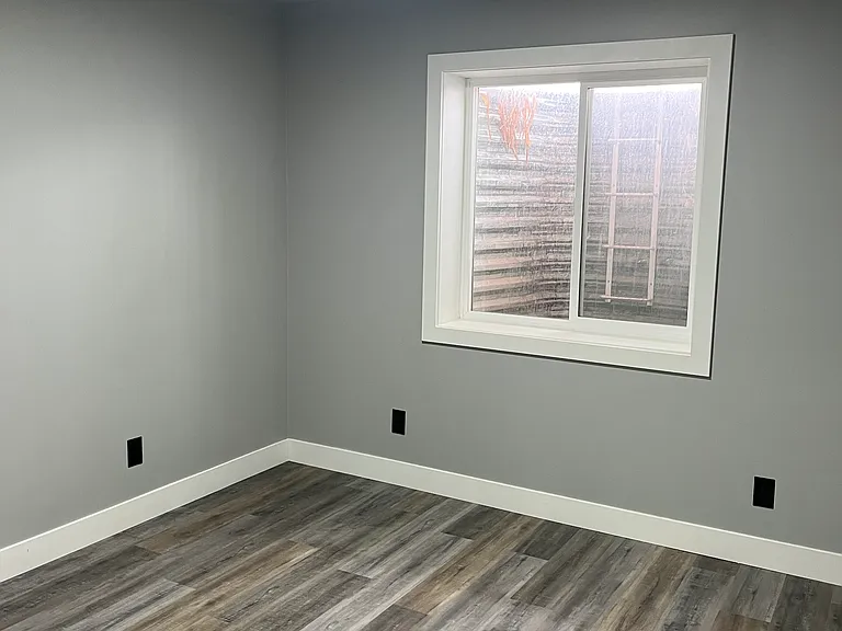 685 W Roxbury St — Photo 15