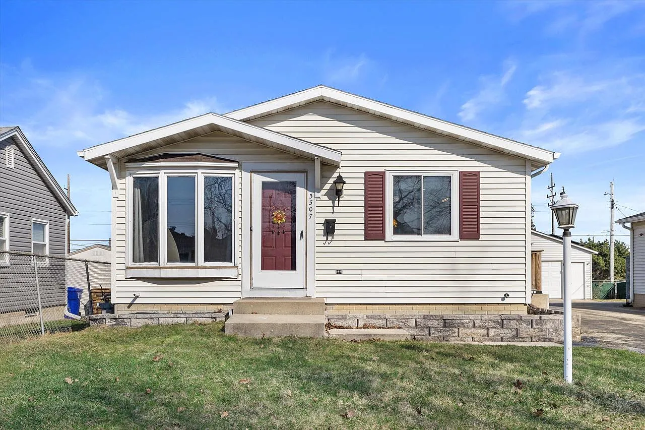 5507 31st AVENUE photo 1