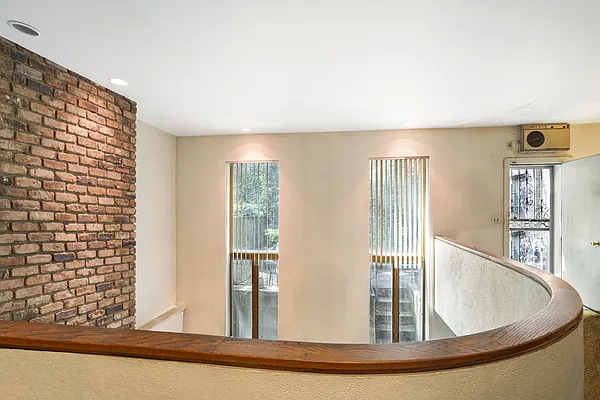 Sold by Compass | media 18