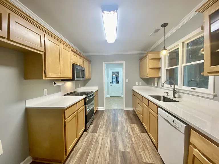 10115 Timberhitch Rd — Photo 9