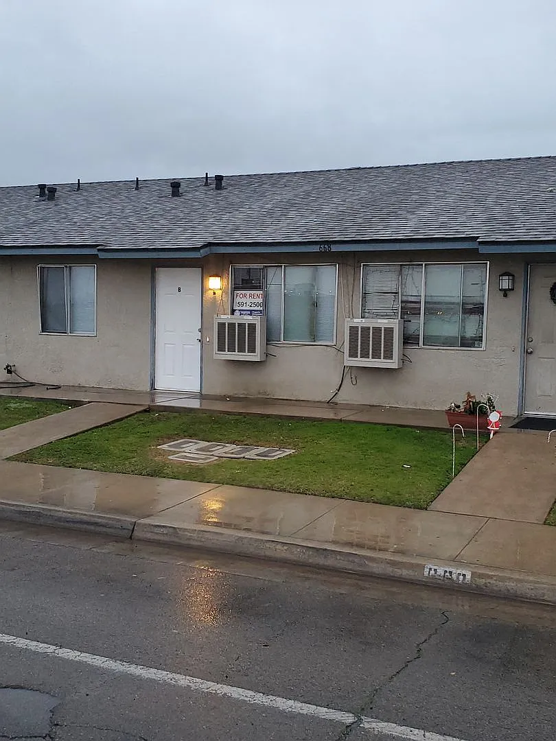 668 N. Anchor Ave — Photo 1