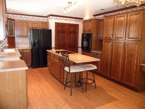 ample cabinet space