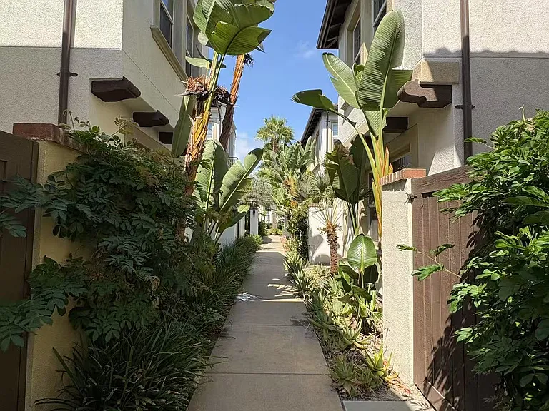 563 S Casita St — Photo 41