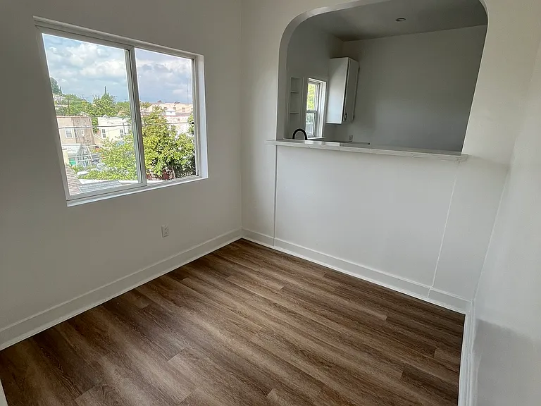 1044 N Townsend Ave #1046-1/2 — Photo 4