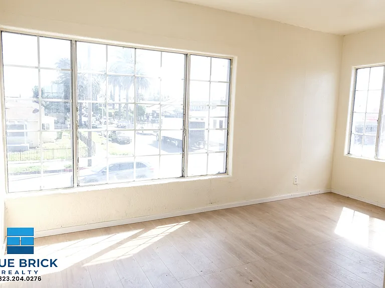 1401 W 53rd St — Photo 11