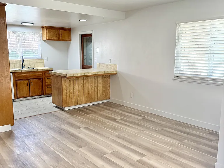 3636 W Tulare Ave — Photo 10