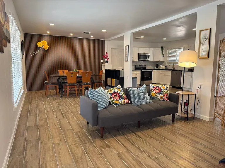 215 Montfort Dr — Photo 15
