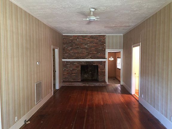 3rd image of 35 Peachtree Dr