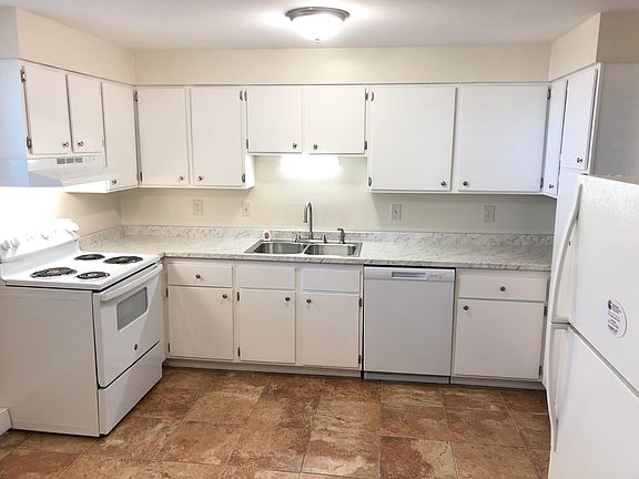 5th image of 4460 Milton Ave APT 37