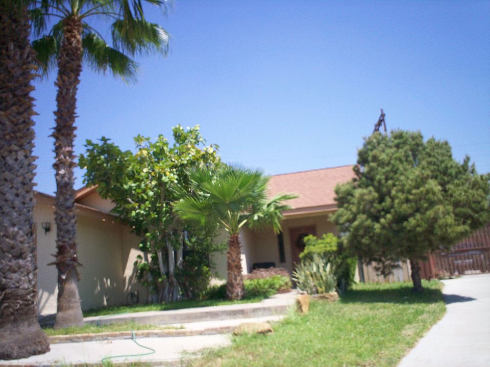 1262 N Oakmont Loop