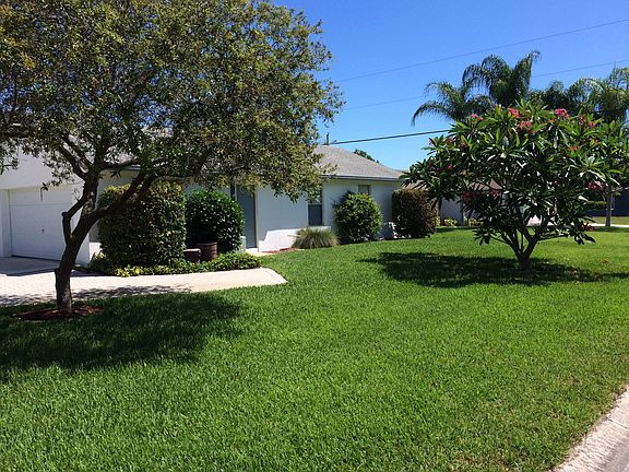 4th image of 8991 SE Parkway Dr