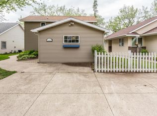 11037 E Village Cir, Spirit Lake, IA 51360