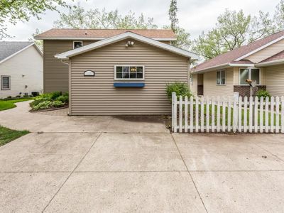11037 E Village Cir, Spirit Lake, IA, 51360