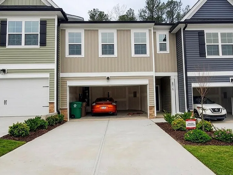 6915 Doddridge Ln — Photo 1