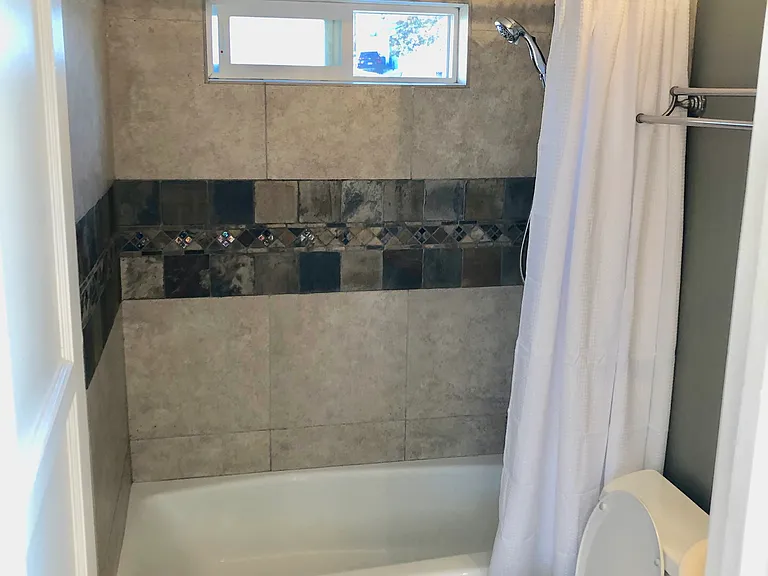 4585 Santa Monica Ave — Photo 11