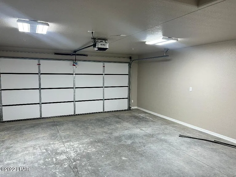2425 Cloverlawn Dr #101 — Photo 8