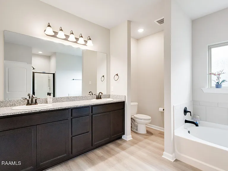 224 Crescent View Ln — Photo 15