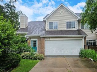1030 68th St #8, West Des Moines, IA 50266