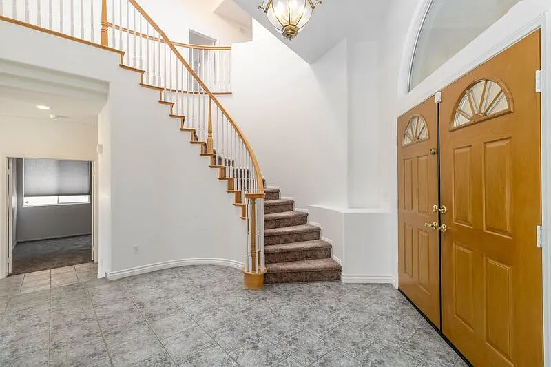 4 bed, 4.0 bath, 3300 sqft, $4,500 — Photo 4