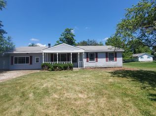 205 W North St, Ellsworth, IL 61737
