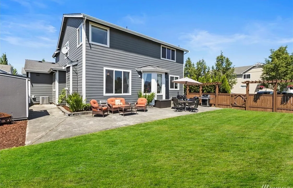 5 bed, 2632 sqft, $3,700 — Photo 4