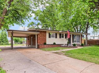 2663 Chatham Dr, Maryland Heights, MO