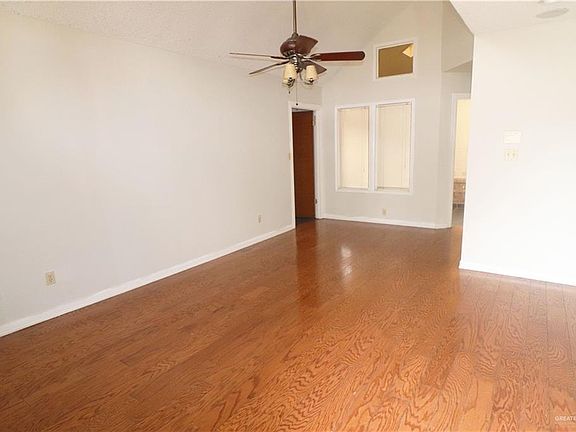 4th image of 4201 N Palm Dr