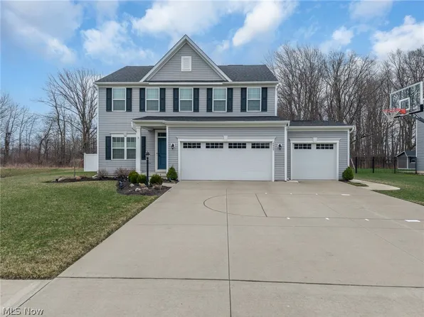 4955 Clifton Mill Dr, North Ridgeville, OH 44039