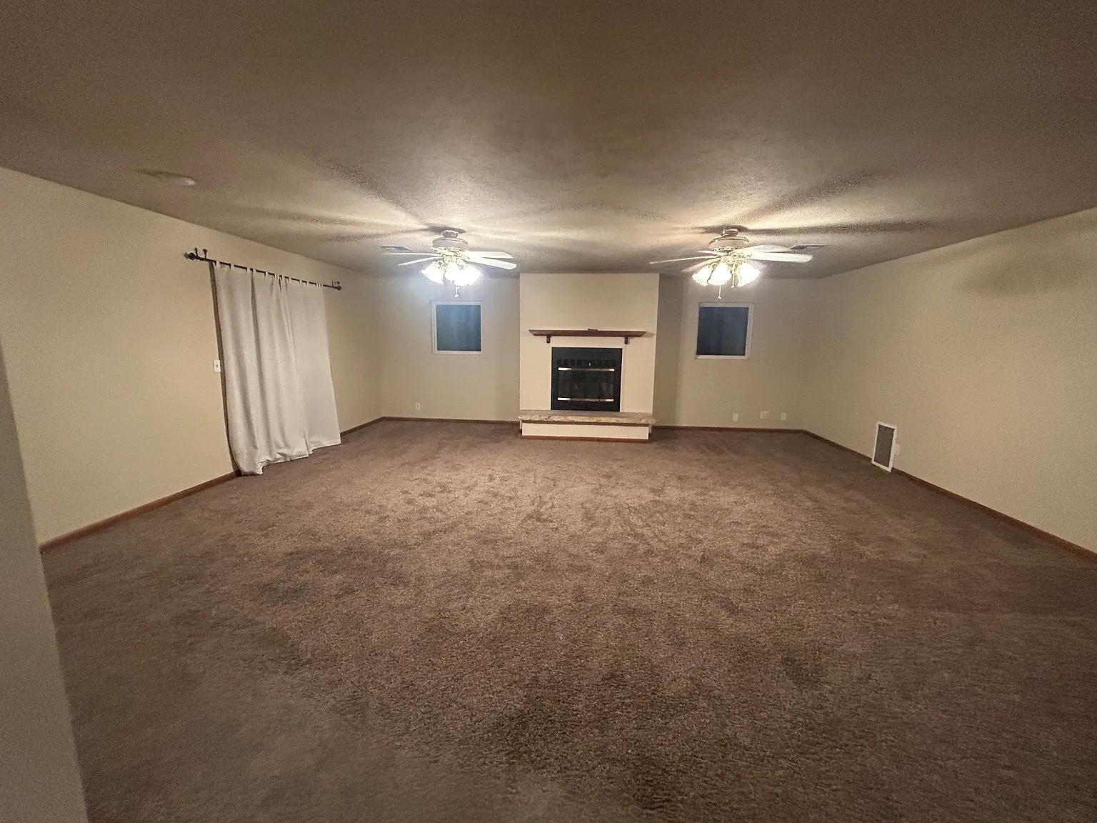 2 bed, 1396 sqft, $1,100 — Photo 2