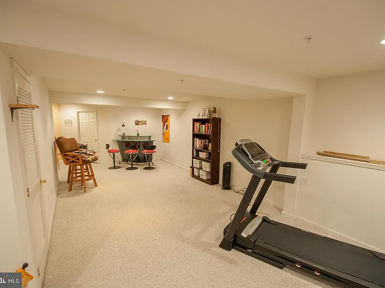 5813 Whiterose Way — Photo 9