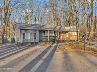 110 Linden Loop, Pocono Summit, PA 18346