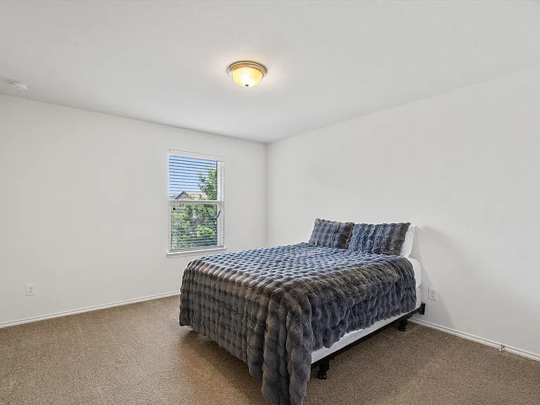 1208 Ravenside Cv — Photo 28