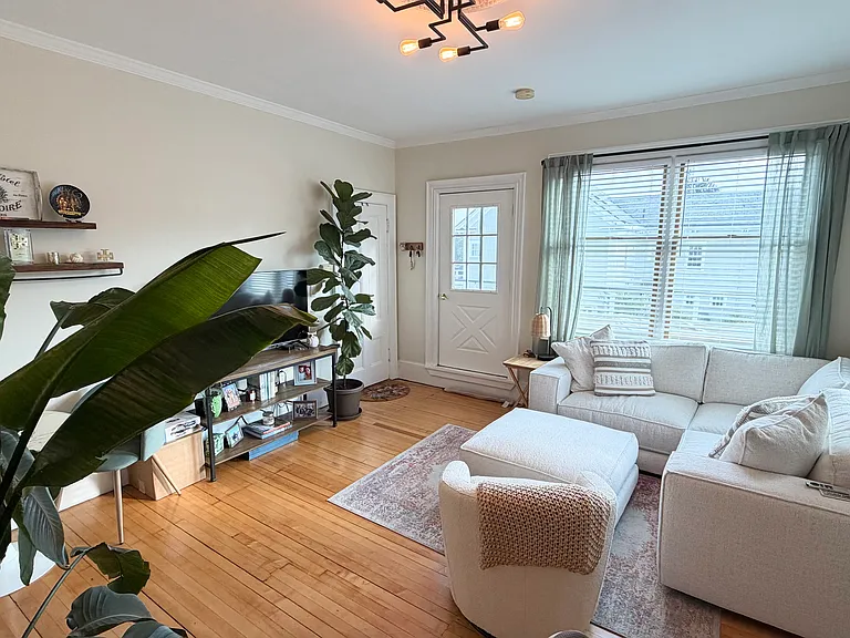 54 Lothrop St #6 — Photo 5