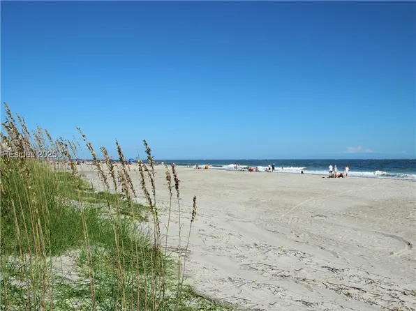 45 Folly Field Rd APT 2G, Hilton Head Island, SC 29928