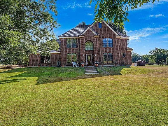 4th image of 1345 Peach Ridge Rd