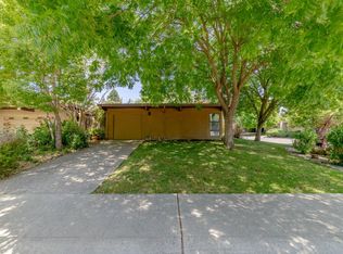 2 Bobber Ct, Sacramento, CA 95833