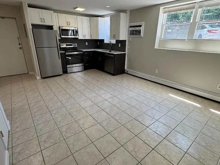 93 E Centre St #10C — Photo 5